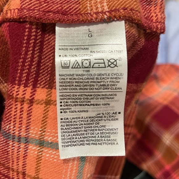 Old Navy Women's Orange Red Boyfriend Fit
Button Down Plaid Flannel Shirt, Large - Picture 8 of 9